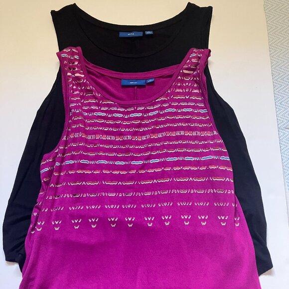 (2) WOMEN'S APT. 9 TANK TOPS - Picture 1 of 3